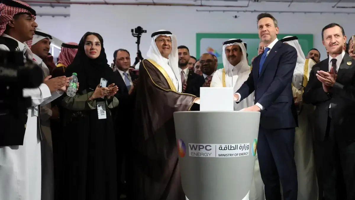 Enerji ve Tabii Kaynaklar Bakanı Alparslan Bayraktar, Suudi Arabistan'da enerji iş birliği için önemli temaslarda bulundu.