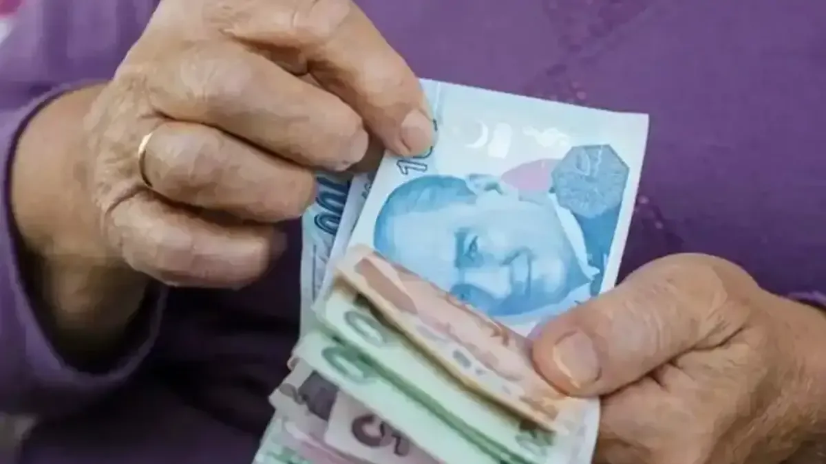 Emeklilerin maaşlarına yapılacak seyyanen zam ile ilgili detaylar.