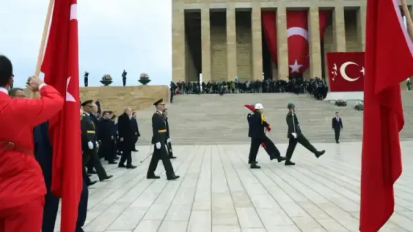 Cumhuriyet Bayramı'nda devlet erkânı Anıtkabir'de toplandı - Detay Görsel 2