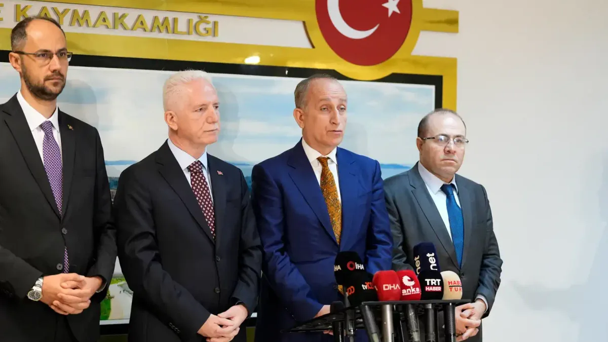 Maltepe'de çöken bina sonrası yapılan toplantıda kentsel dönüşüm seçenekleri ele alındı.