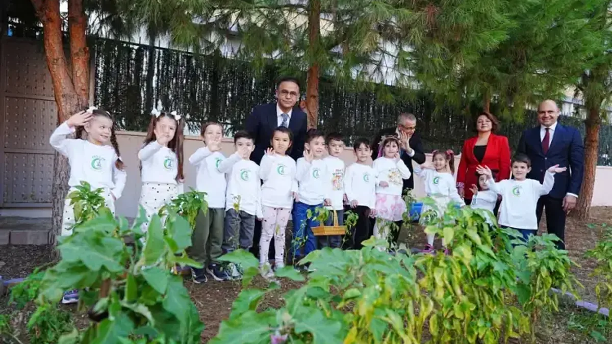 İzmir'de okullarda yeşilay köşeleri sağlıklı yaşamı destekliyor - Detay Görsel 1