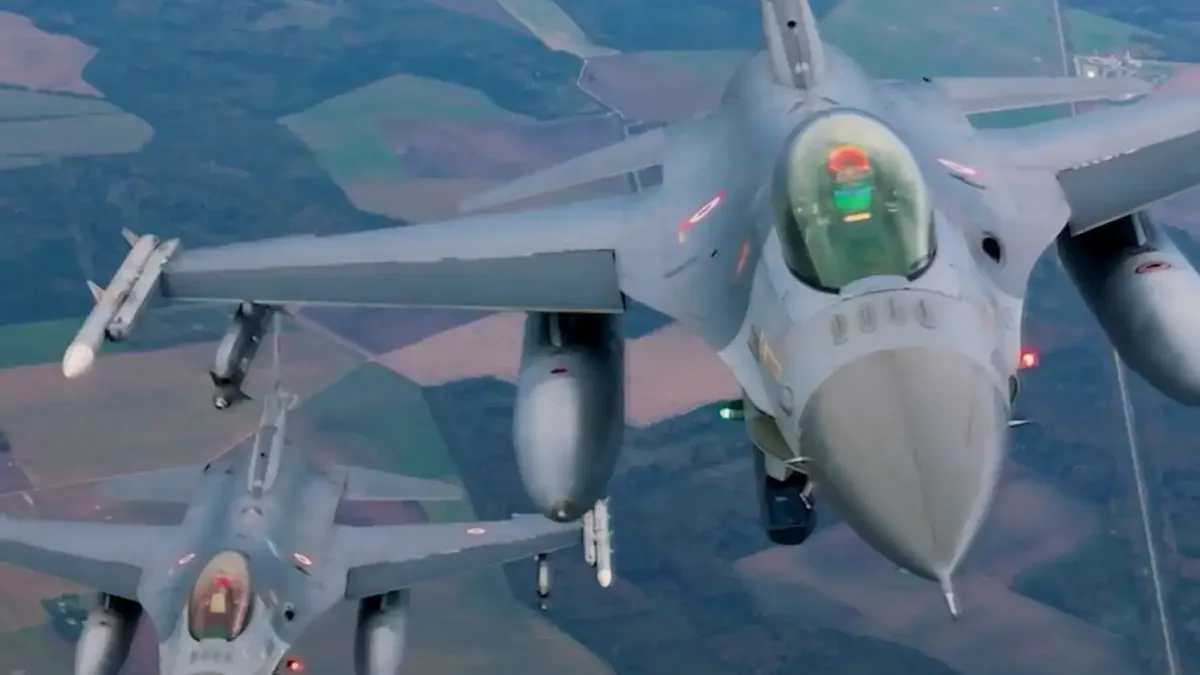 Türk F-16'ları Litvanya'da NATO etkinliğinde boy gösterdi