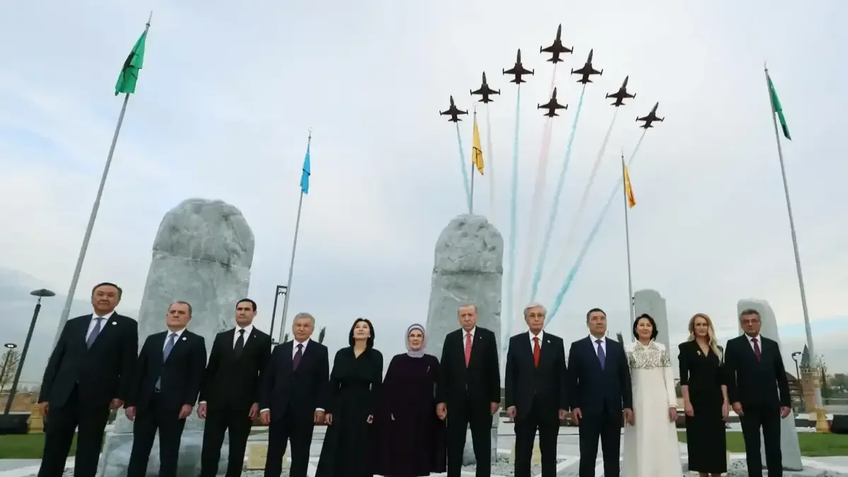 Türk Dünyası Diyalog Forumu Ankara'da düzenlendi, katılımcılar panelde konuşuyor