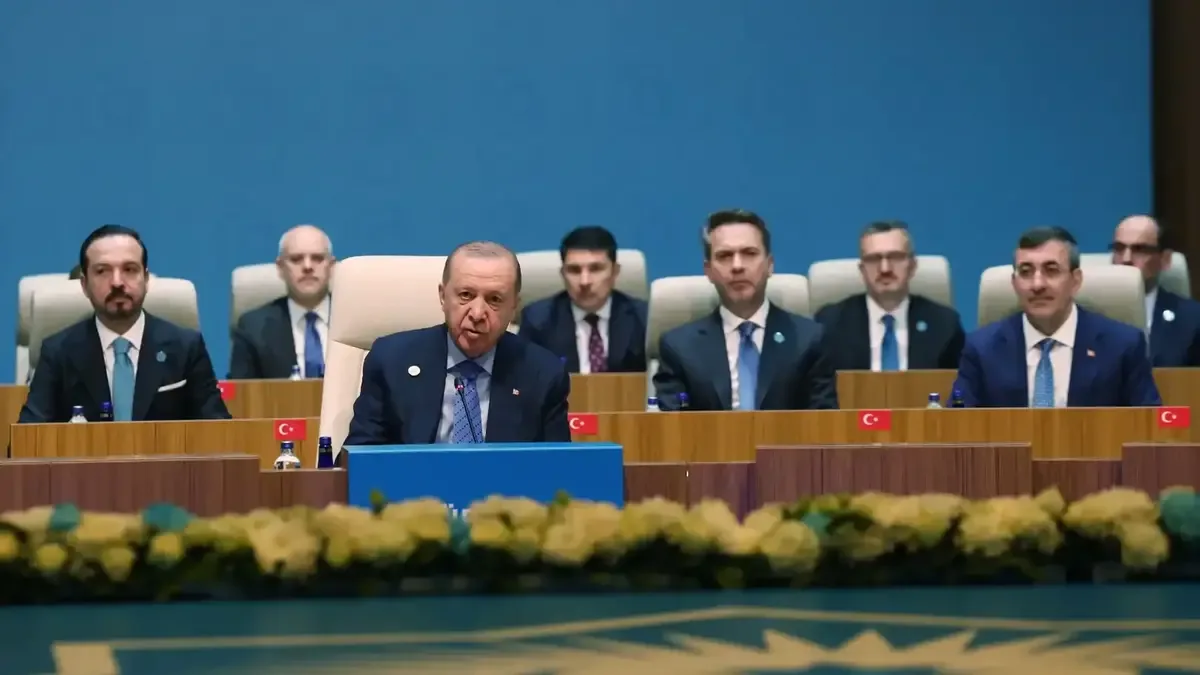 Cumhurbaşkanı Recep Tayyip Erdoğan Türk Devletleri Teşkilatı 13. Zirvesi'nde konuşma yaparken