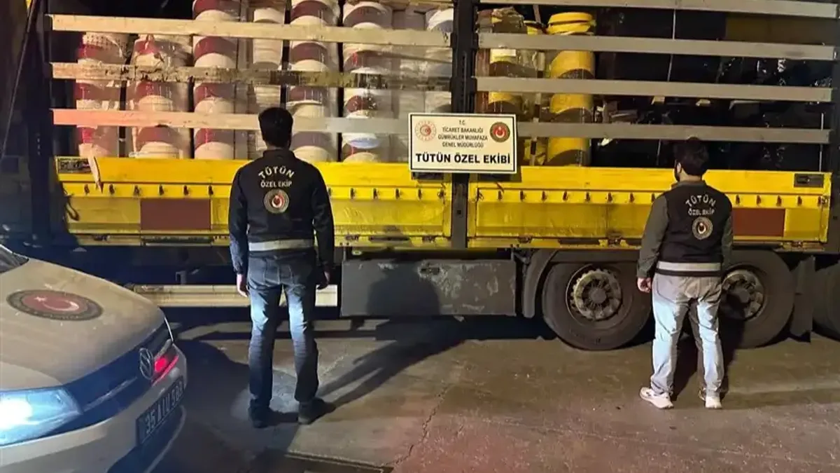 İzmir Kemalpaşa'da düzenlenen kaçak sigara operasyonu