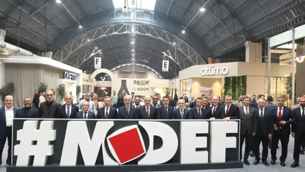 İnegöl Mobilya Fuarı açılış töreninden bir görüntü.