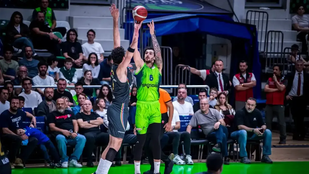Tofaş, Petkimspor karşısında son dakikada mağlup oldu.