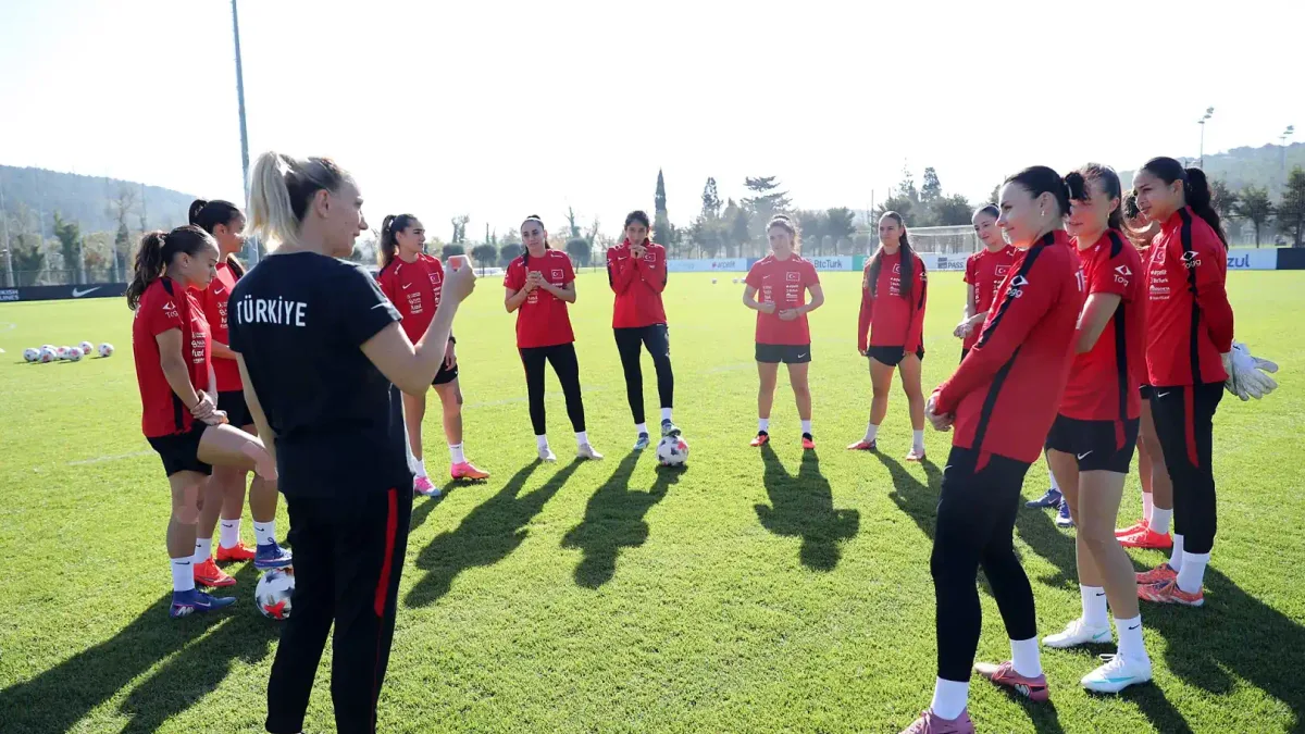 Kadın A Millî Futbol Takımı, Slovenya'ya varış anı
