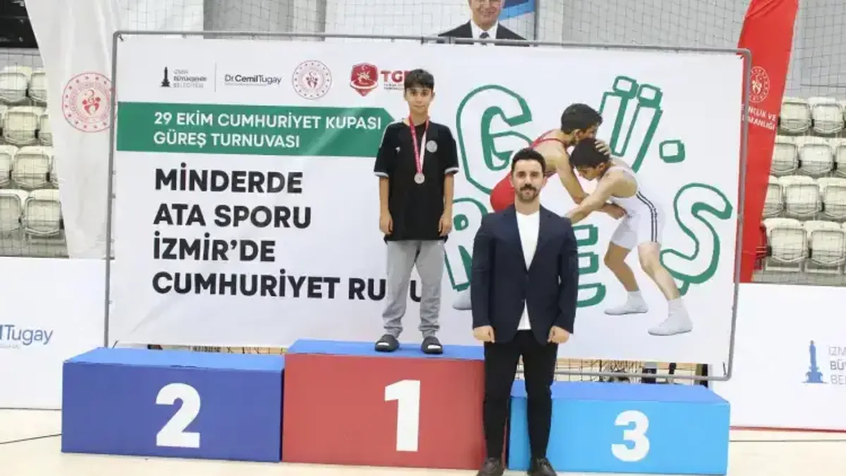 İzmir'de cumhuriyet bayramı coşkusu tatami ve minderde yaşandı - Detay Görsel 2