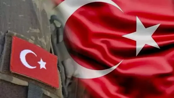 Piyade Uzman Çavuş Mustafa Aslan'ın anısına saygı duruşu.