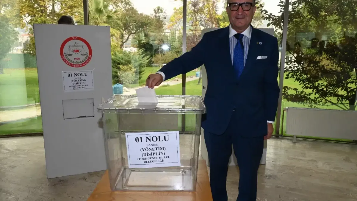 Kocaeli Sanayi Odası seçimlerinde Ayhan Zeytinoğlu'nun 5. kez başkan seçilmesi.