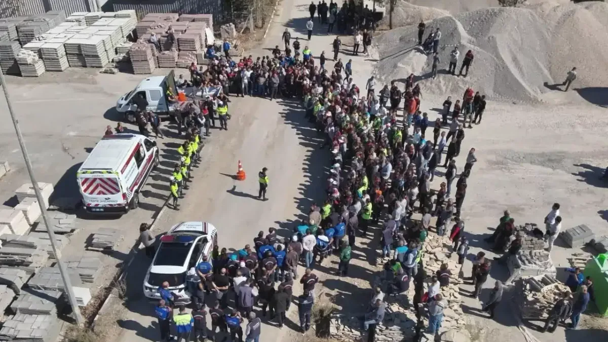 Manisa Büyükşehir Belediyesi'nde düzenlenen güvenlik eğitimi