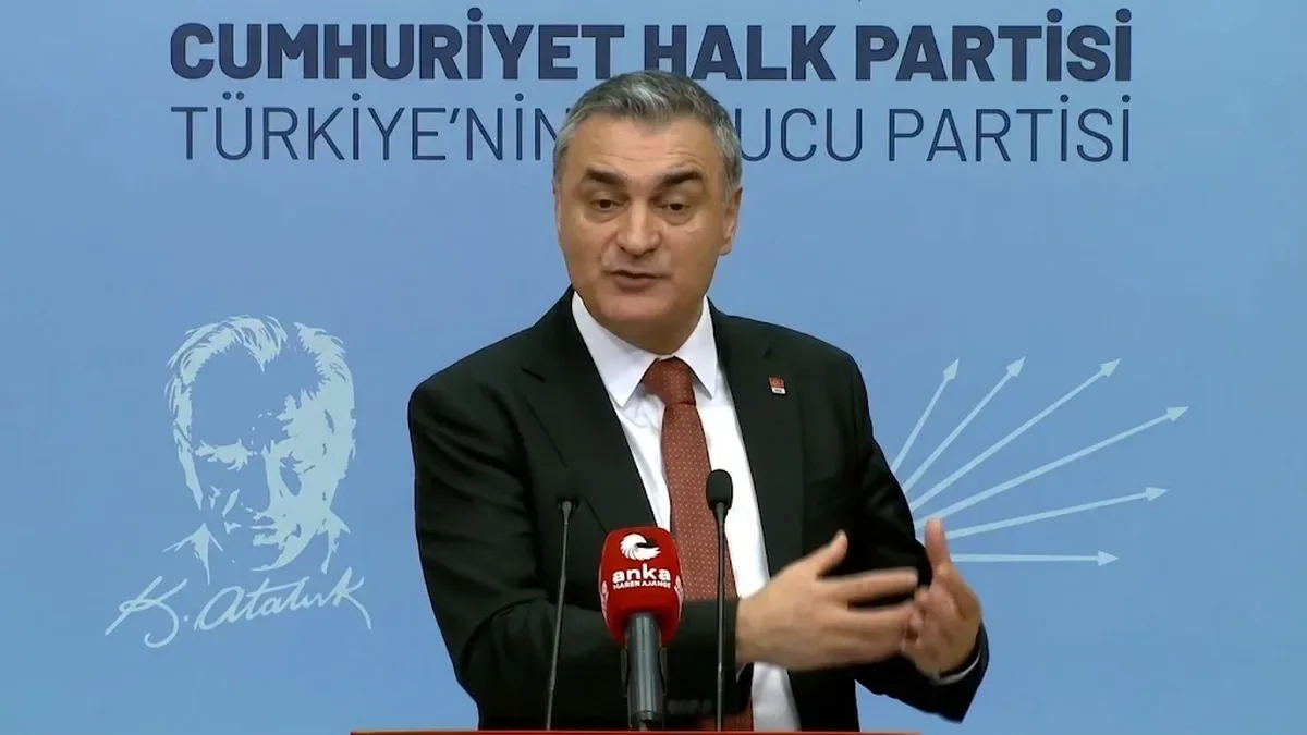 CHP Sözcüsü Müslim Sarı basın toplantısında gündeme dair açıklamalarda bulundu.