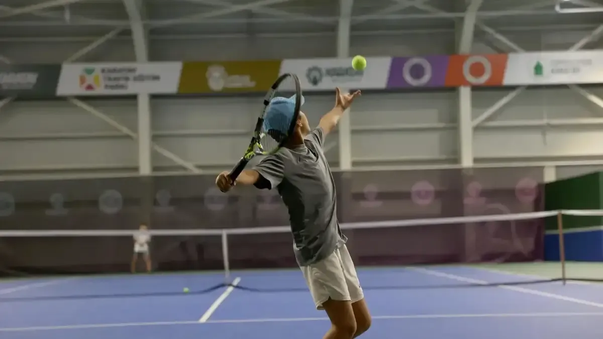 Karatay'da düzenlenen 29 Ekim Tenis Turnuvası sonunda ödül töreni yapıldı.