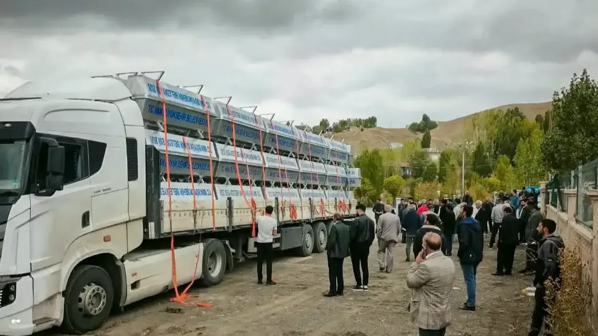 Van Büyükşehir Belediyesi tarafından dağıtılan galvanizli sac sıvatlar