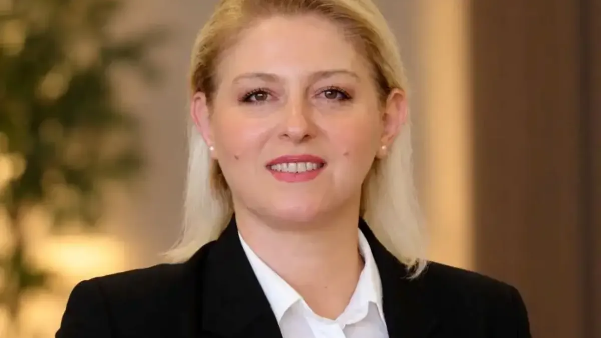 CHP Edirne İl Başkanı Özlem Becan basın toplantısında.
