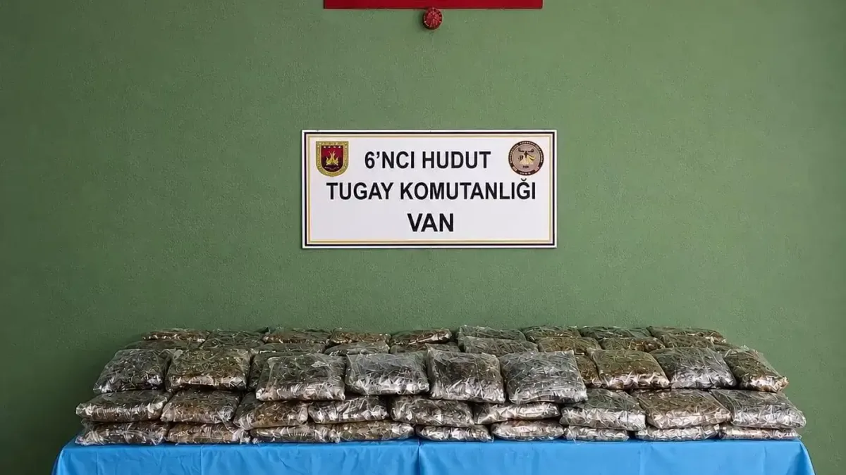 Van hudut hattında ele geçirilen uyuşturucu madde.