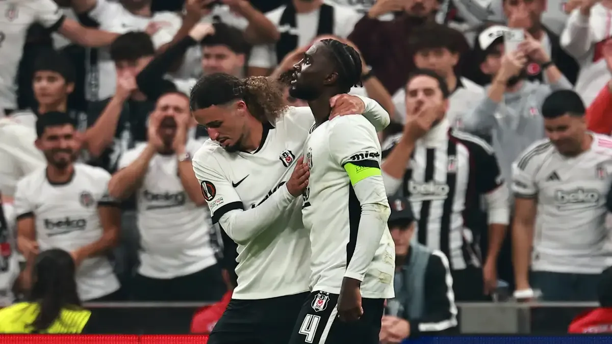 Beşiktaş evinde Crystal Palace ile 2-2 berabere kaldı.
