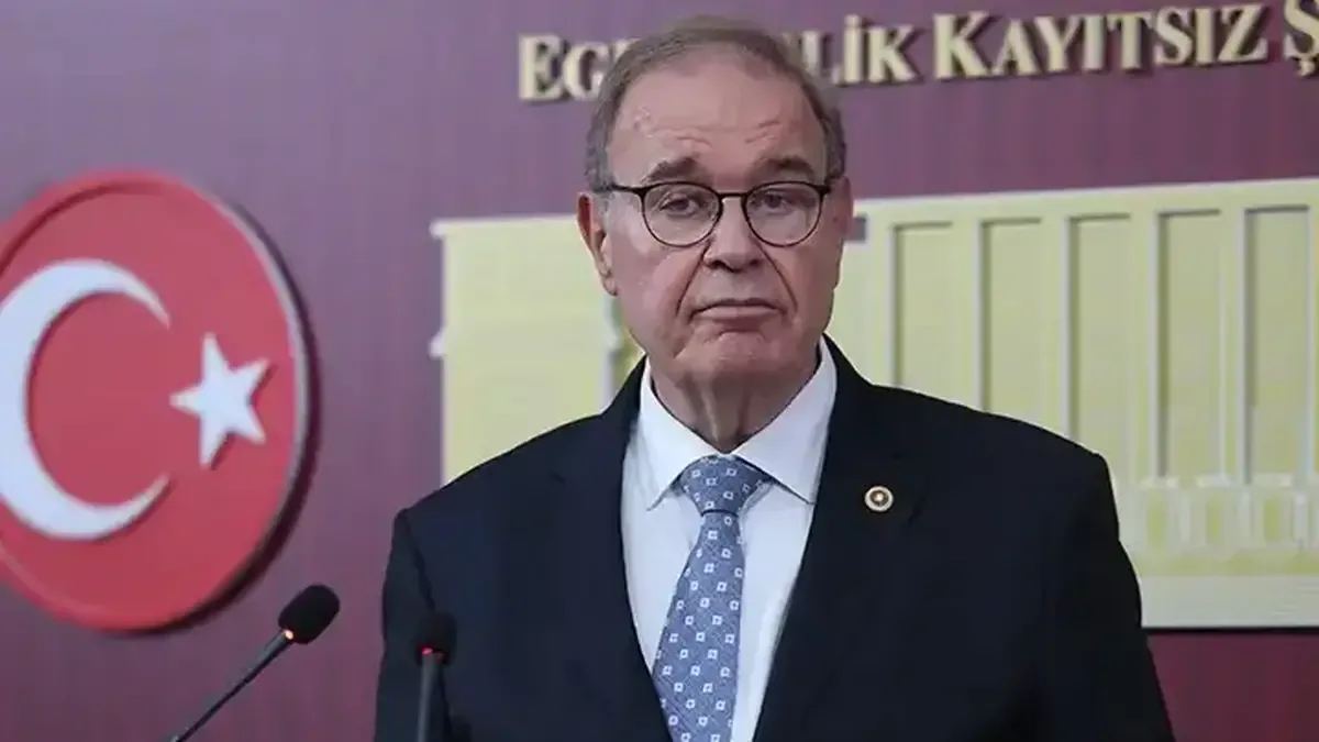 CHP Grup Başkanı Faik Öztrak basın toplantısında açıklamalarda bulundu.