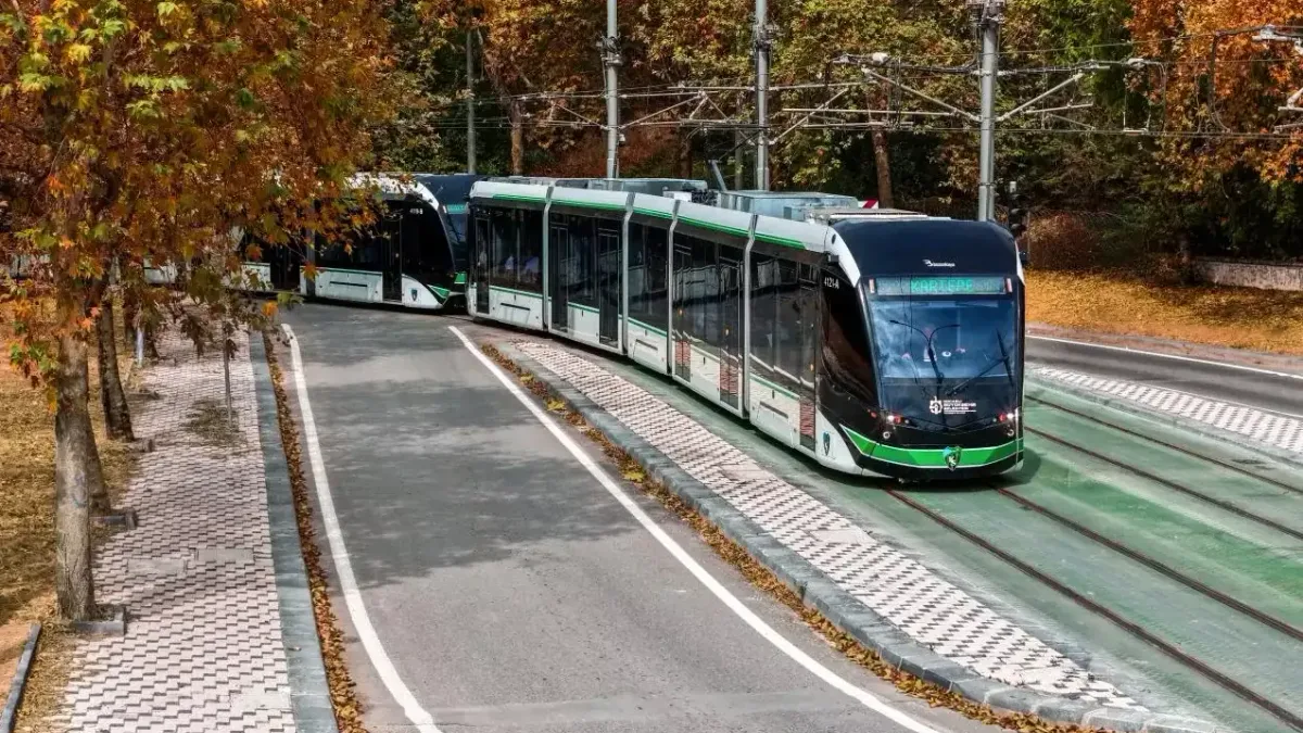 Akçaray tramvayı, Kocaeli'de yoğun bir gün geçirdi.