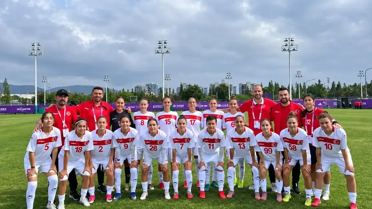 Merter Final Okulları Kız Futbol Takımı dünya dördüncüsü oldu.