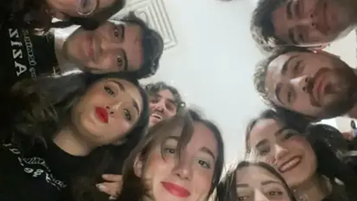 Genç İzmir tiyatro seçmelerine yoğun ilgi gösterildi - Detay Görsel 2