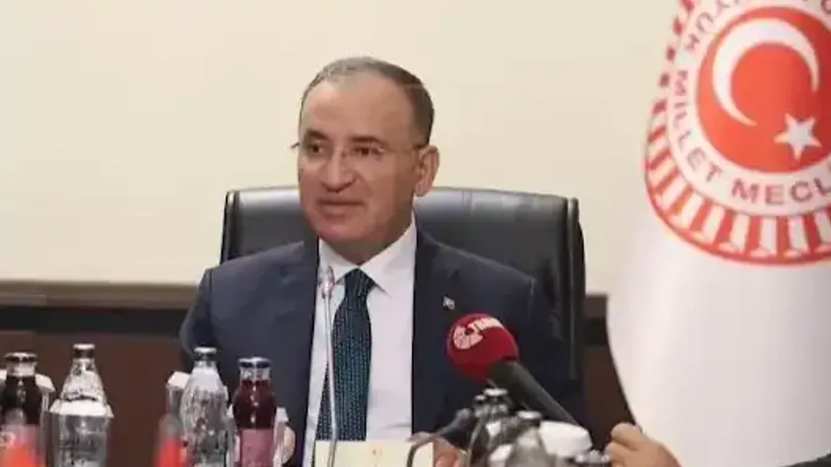 Bekir Bozdağ, tbmm başkan vekilliğinden istifa etti