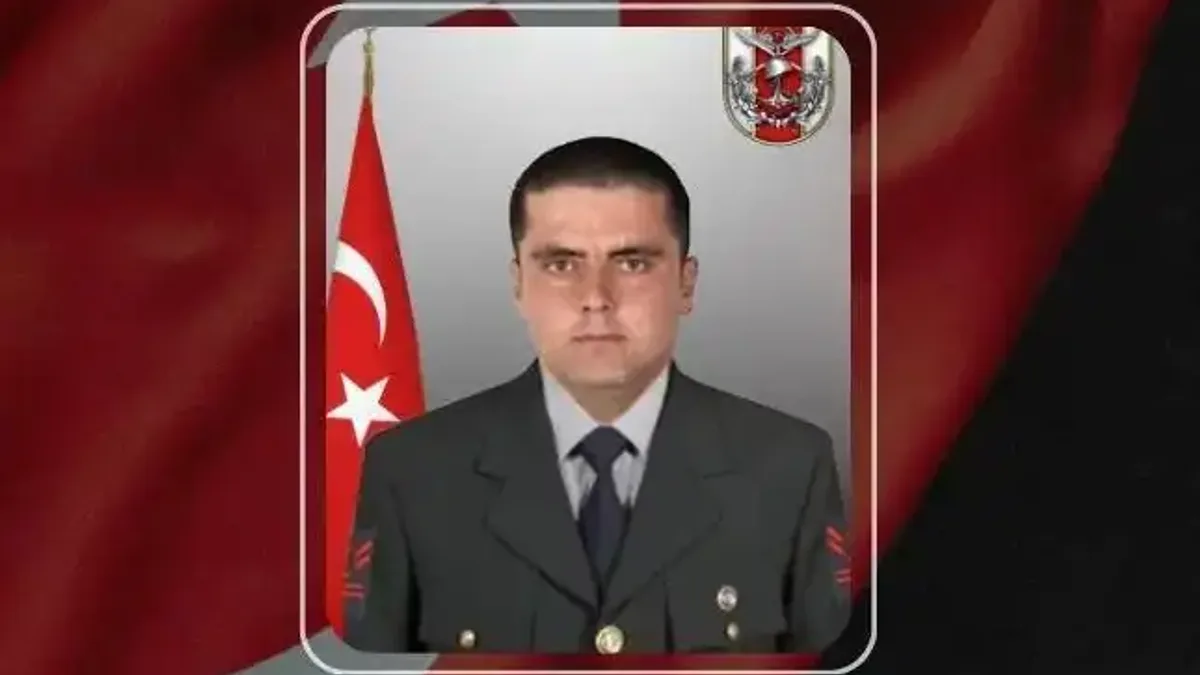 Uzman Çavuş Yusuf Güneş'in anısına saygı duruşu