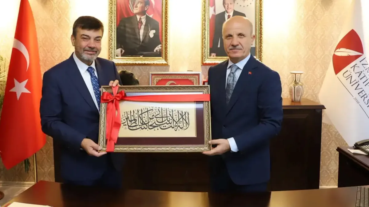 YÖK Başkanı Prof. Dr. Erol Özvar, İzmir Kâtip Çelebi Üniversitesi'nde.
