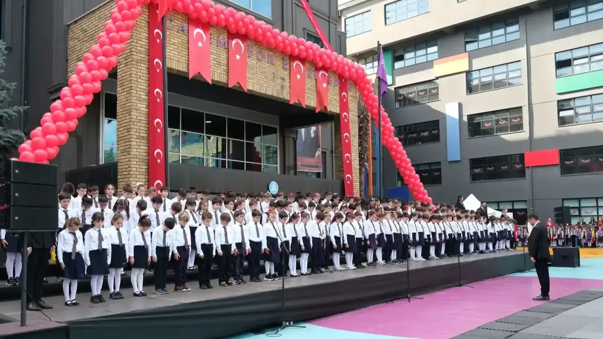 Cumhuriyetin 103. yılı etkinlikleri Şahinkaya Eğitim Kurumları'nda gerçekleştirildi.