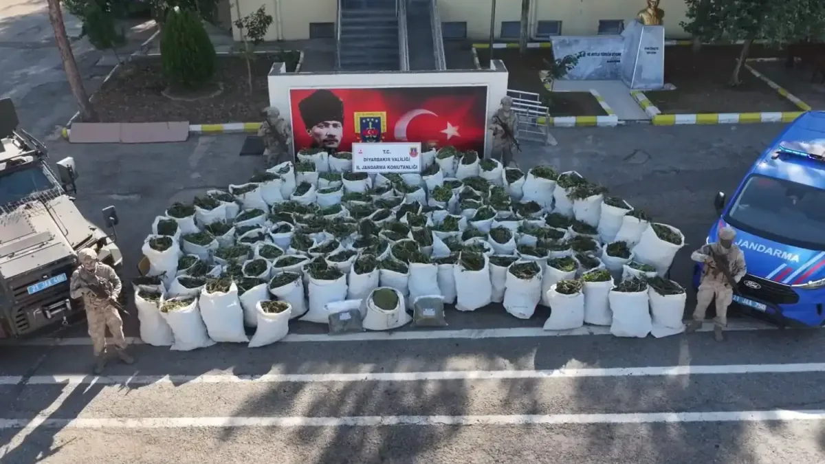 Diyarbakır'da uyuşturucu operasyonu: 2 ton esrar