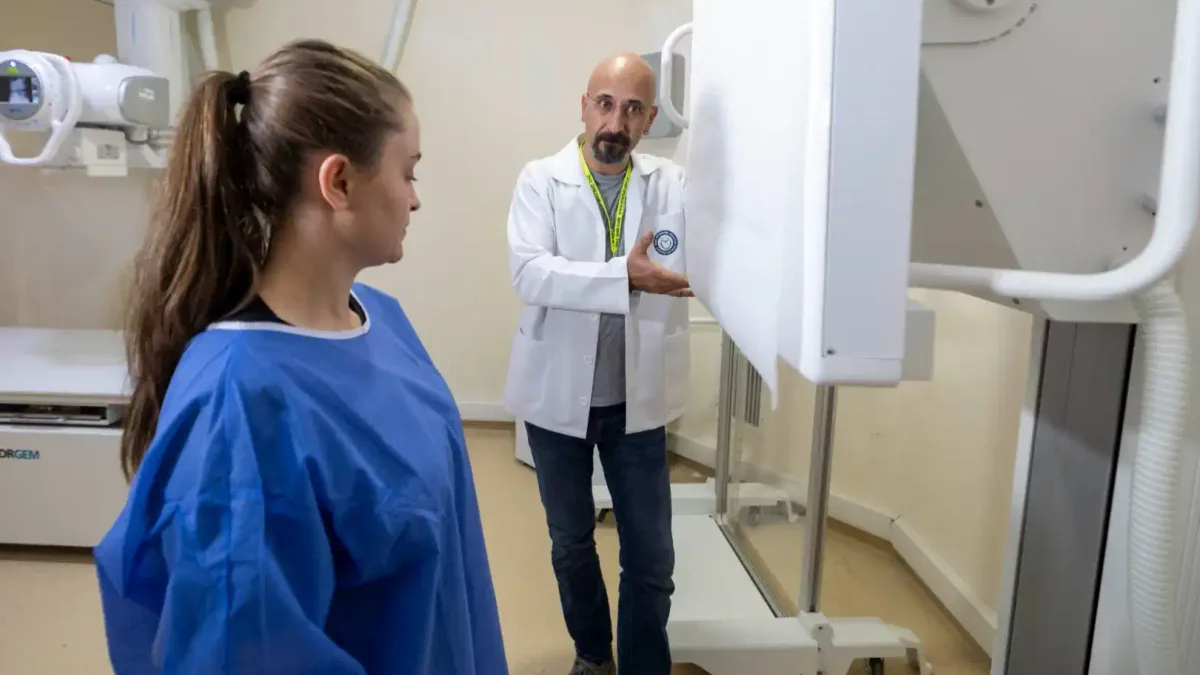 Eşrefpaşa Hastanesi Buca Semt Polikliniği dış görünümü