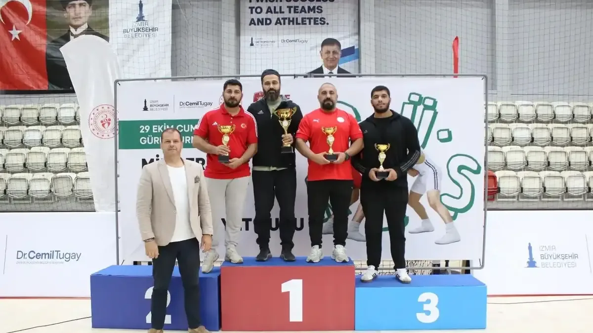 İzmir'de 29 Ekim Cumhuriyet Bayramı kutlamaları kapsamında düzenlenen judo ve güreş turnuvaları.