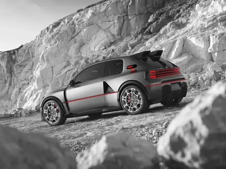 Peugeot E-T16 Concept ödül aldı - Detay Görsel 1