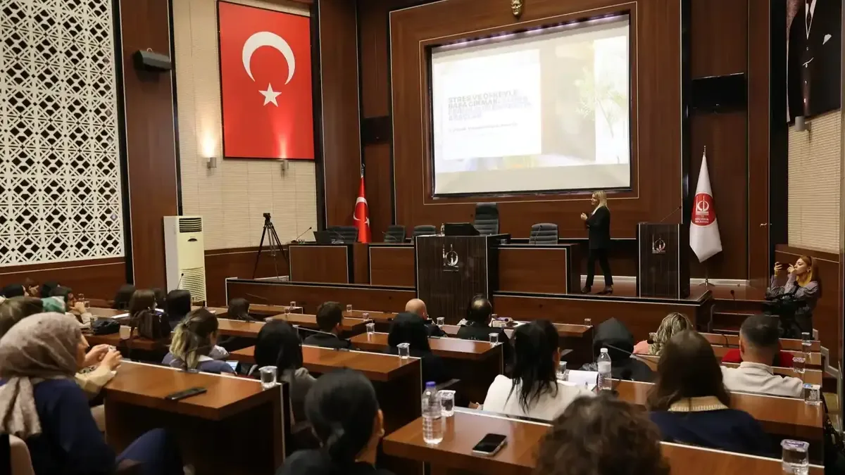 Belediye personeline yönelik öfke kontrolü ve stres yönetimi eğitimi verildi.