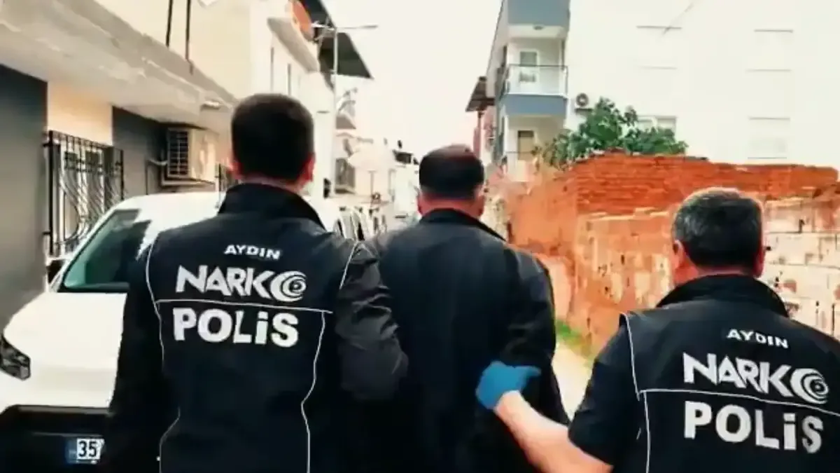 Uyuşturucu operasyonları sırasında ele geçirilen maddeler.