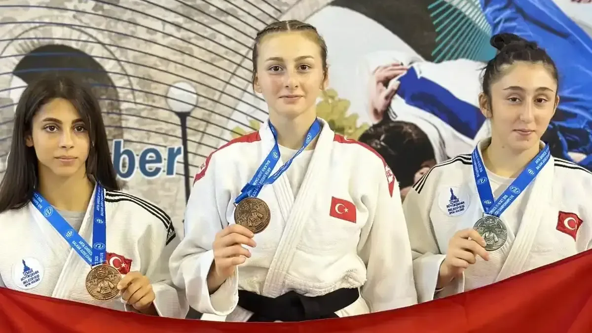 İzmirli judocular, Balkan Şampiyonası'nda madalya kazandı.