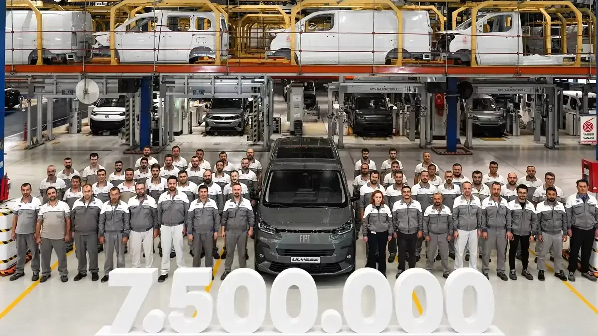 Tofaş, 7,5 milyonuncu aracı Fiat Ulysse'yi banttan indirdi.