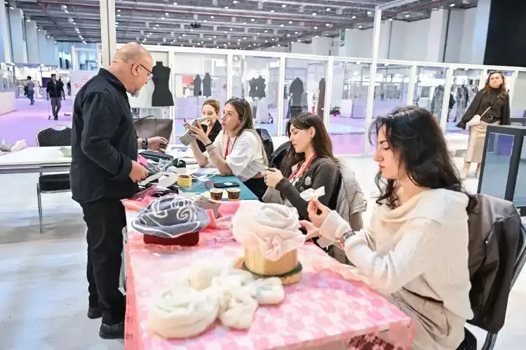 Fikirler ürüne dönüşüyor: Kumaş ve Tasarım atölyesi - Detay Görsel 1