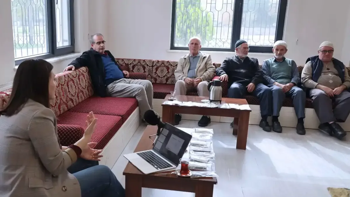 Karatay'da düzenlenen teknoloji bağımlılığı eğitimi.