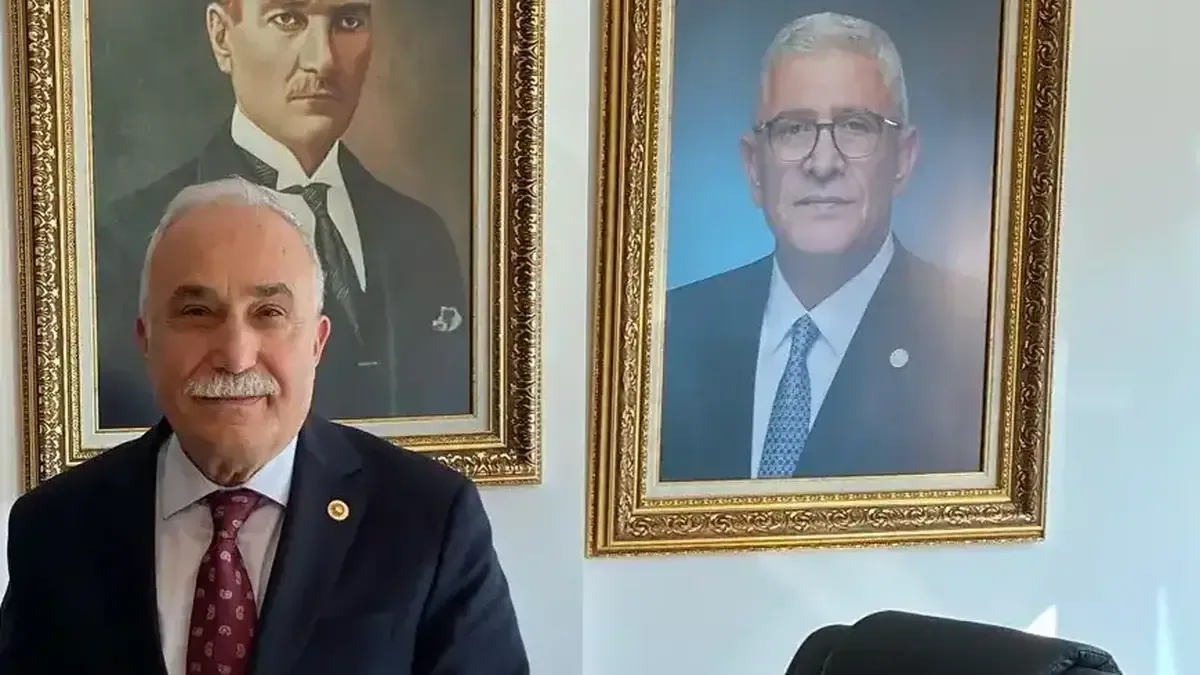 Ahmet Eşref Fakıbaba, İYİ Parti üyeliğinden ve milletvekilliğinden istifa etti.