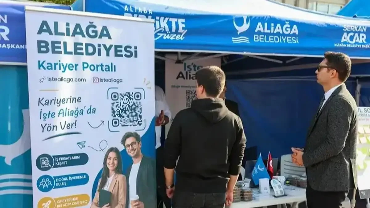 İzmir Aliağa'da düzenlenen KariyerİZM ve İş Fuarı'ndan bir görüntü.
