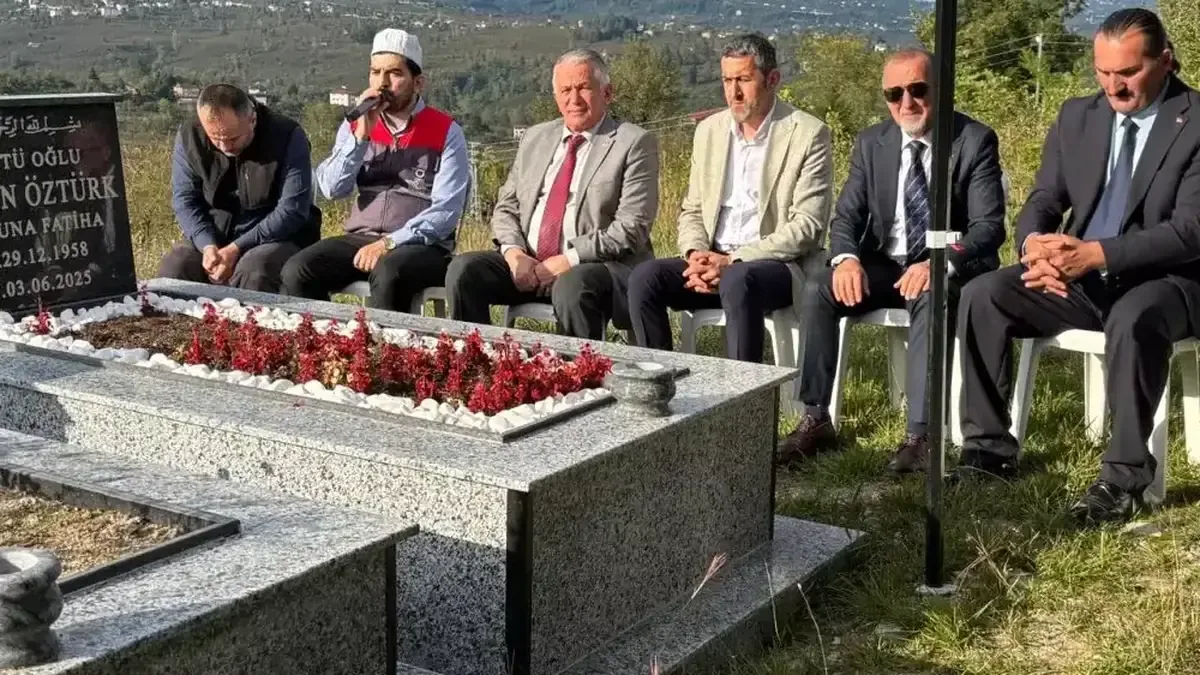 Ordu'da merhum muhtarlara yapılan kabristan ziyareti.