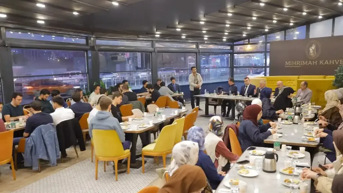 Başkan Büyükkılıç, tıp öğrencileriyle bir araya geldi.
