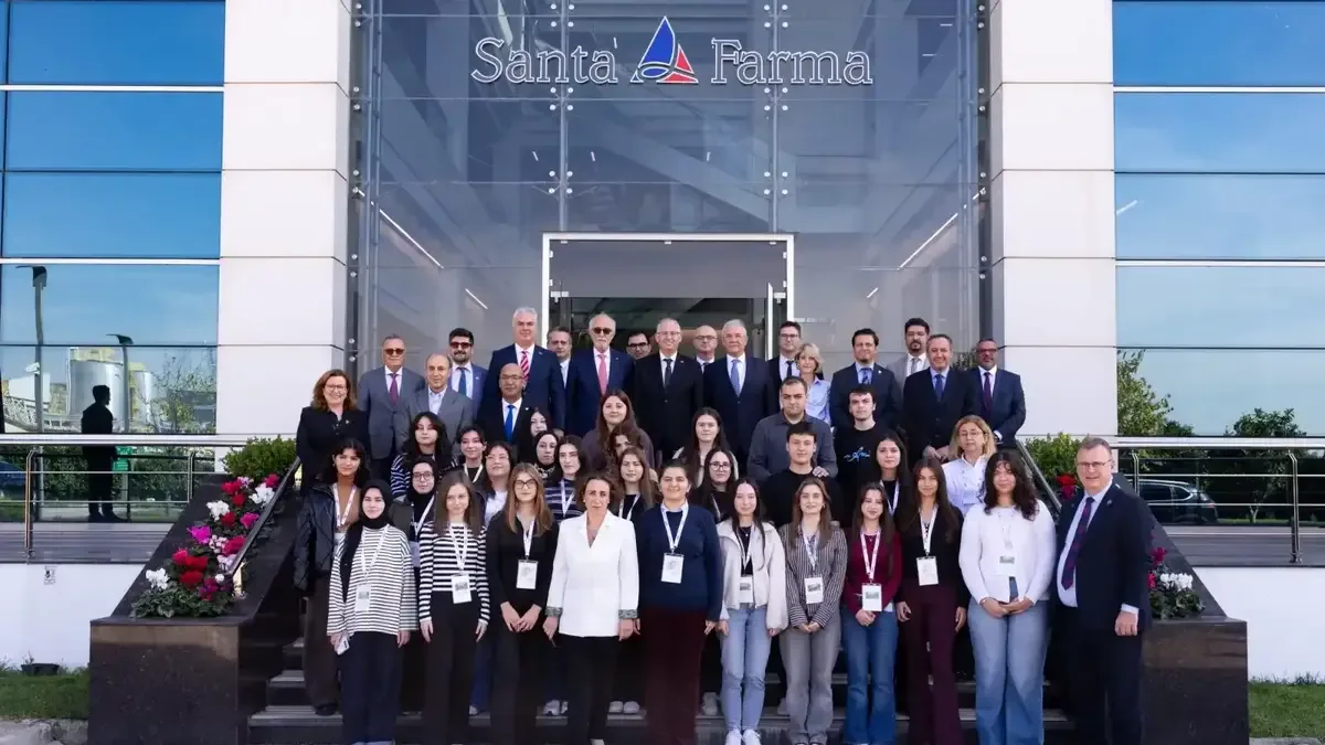 İlaç Üretim Teknolojisi Ön Lisans Programı'nın açılış töreni.