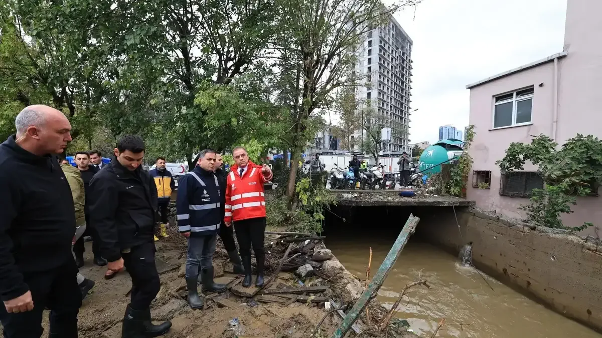 İstanbul'da temizlik çalışmaları devam ediyor.