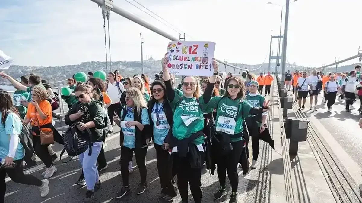 İstanbul Maratonu'na katılacak koşucular heyecanla bekliyor.