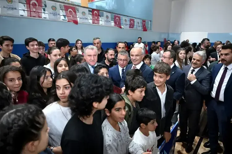 Bakan Bak Melekbaba Spor Tesisini inceledi - Detay Görsel 1