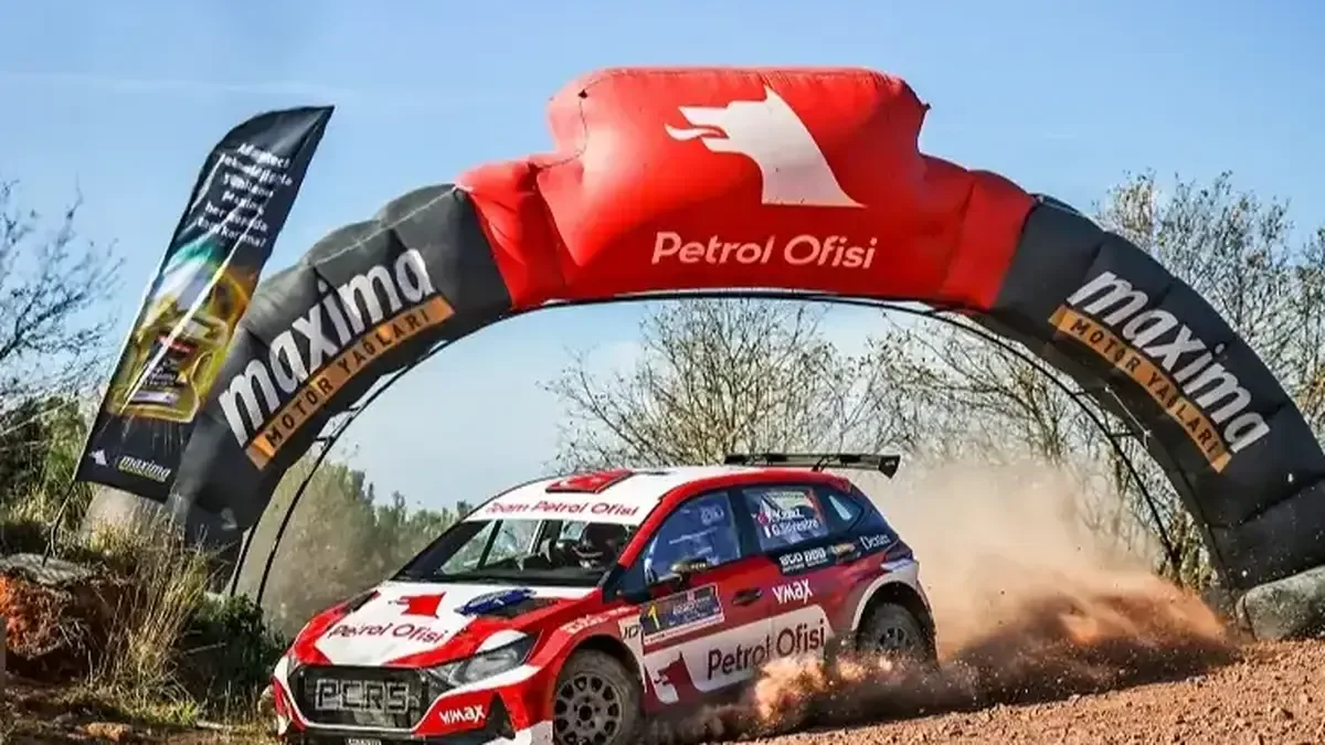 Kocaeli Rallisi start seremonisi Kocaeli Milli İrade Meydanı'nda yapıldı.