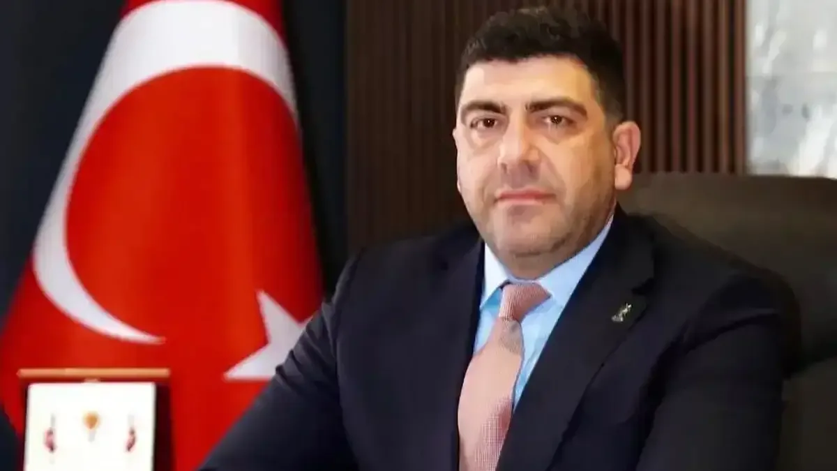 Mardin Güneybatı Çevre Yolu Projesi hakkında açıklama yapan AK Parti Mardin İl Başkanı Mehmet Uncu.